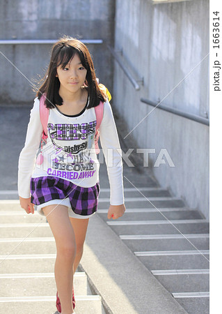 女子小学生　パンティー 